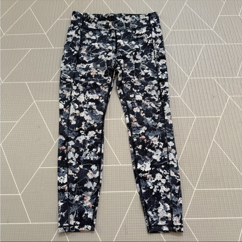 Lululemon Speed Up Tight *Full-On Luxtreme 28" 12 Spring Bloom Multi LW5AT1S